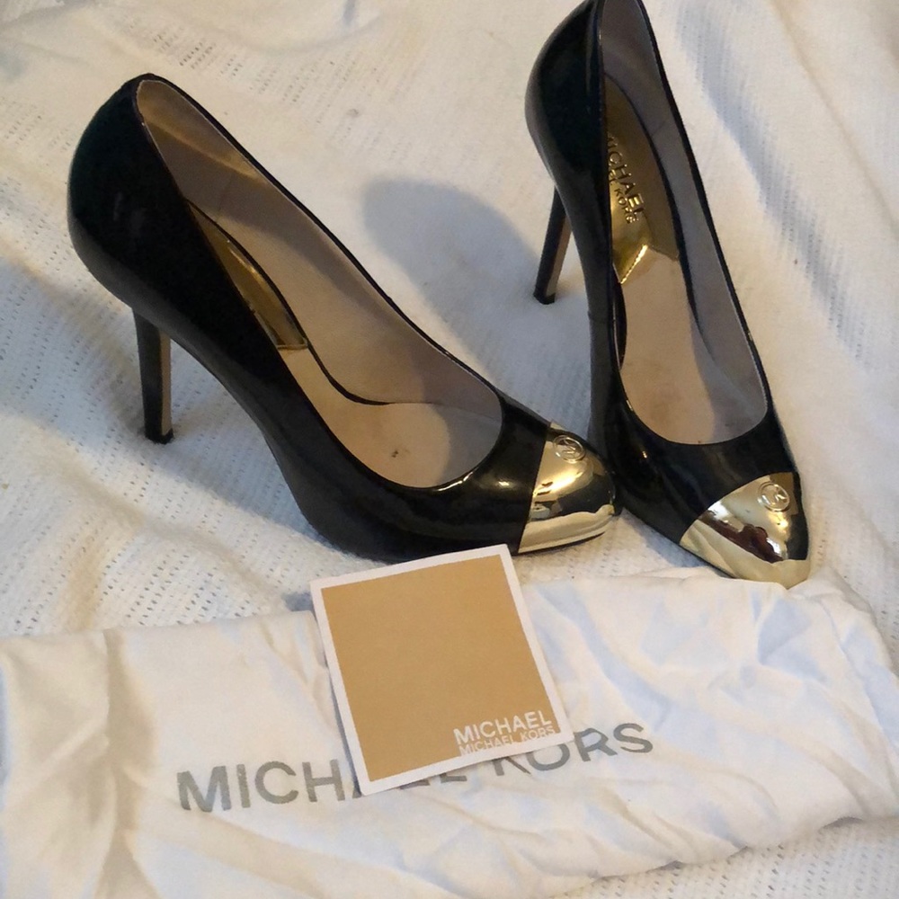 MK shoes size 8!! Wore twice  $50